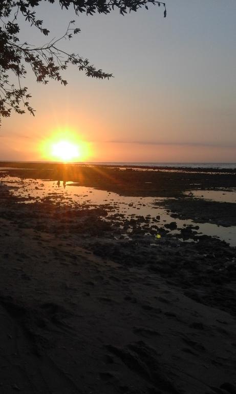 Coral Beach Pizza Cottages Gili Trawangan Zewnętrze zdjęcie