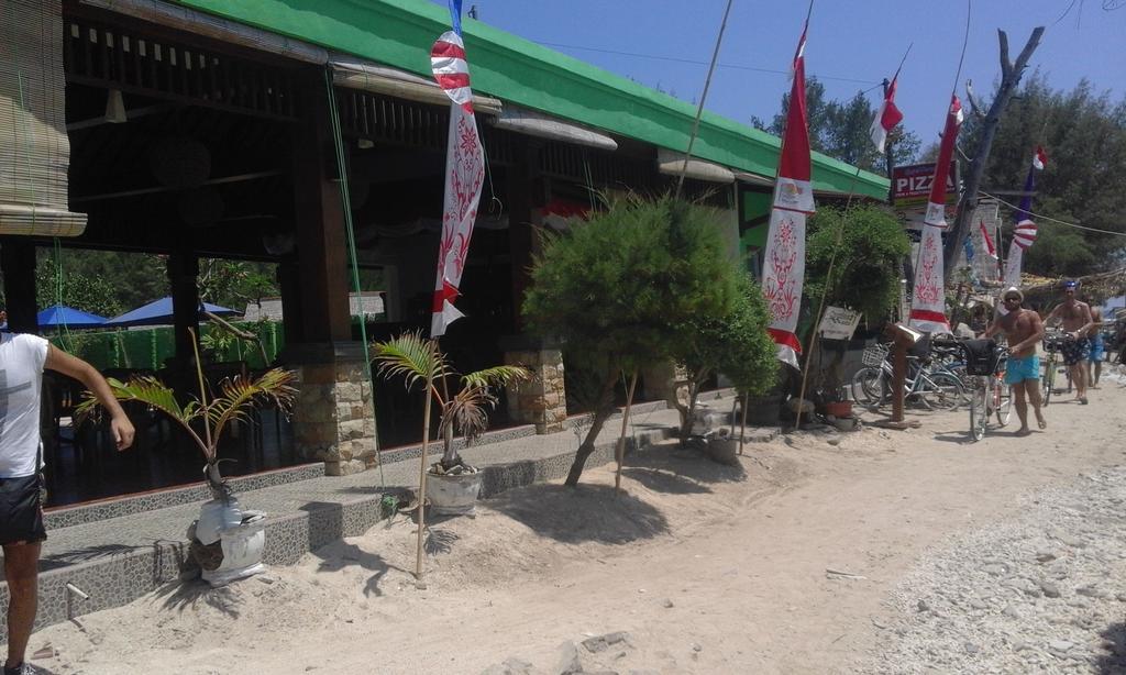 Coral Beach Pizza Cottages Gili Trawangan Zewnętrze zdjęcie