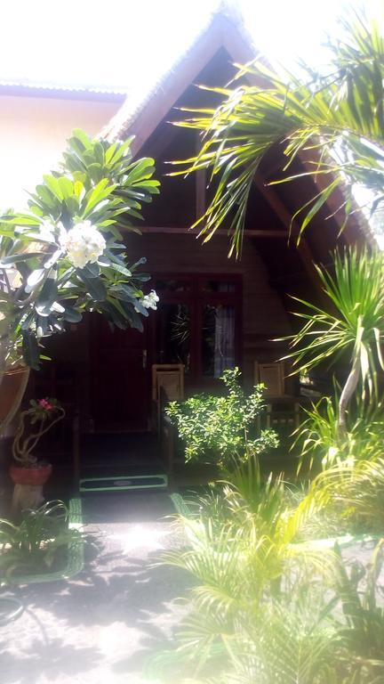 Coral Beach Pizza Cottages Gili Trawangan Zewnętrze zdjęcie